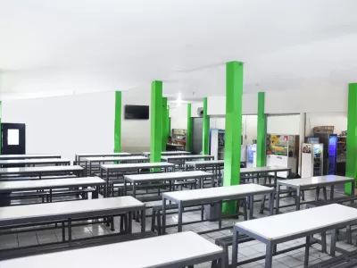 Ruang Kantin yang Bersih dan Nyaman