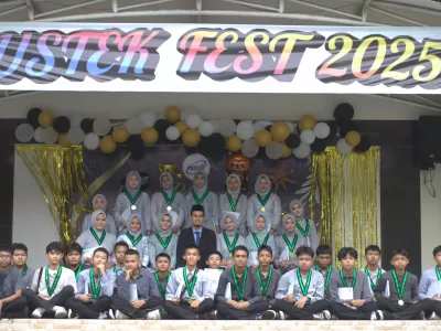 Foto Bersama Walas 9-3 (Pelepasan Kelas 9 2025)