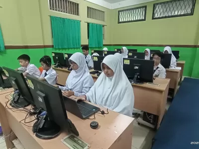Peserta Lomba UKBI